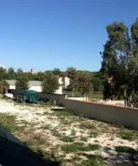 Isola Sacra: Vendita Capannone in via Rombon