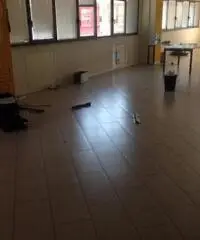 Monterotondo Scalo: Vendita Capannone in Via T. Edison