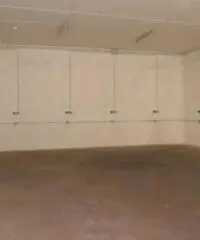 Pratica Di Mare: Affitto Magazzino in Viale Anchise