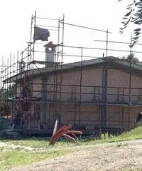 Santa Lucia: Vendita Magazzino in Via Palombarese