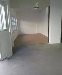 Tor Lupara: Affitto Laboratorio in Via Valle dei Corsi