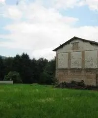 Commerciale in vendita a Tizzano Val Parma