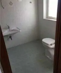 Caparrone: Affitto Magazzino da 170mq con posto auto