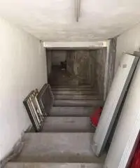 Pressi Piazza Garibaldi, deposito con accesso carrabile, cod. LS 14295