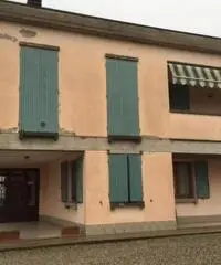 Capannone / Fondo in vendita a Reggio nell'Emilia, Masone