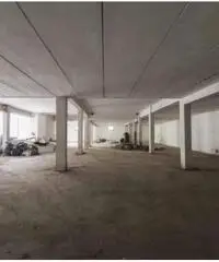 Vendita Magazzino in VIA LAURENTINA 219