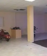 Vendita Magazzino in Via XXV Aprile