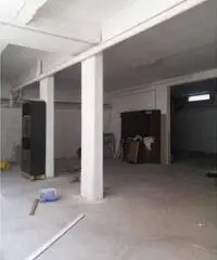 Vendita Magazzino in via Rimini