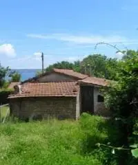 Vendita Magazzino in Via Circumlacuale