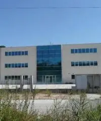 Vendita Capannone da 2240mq