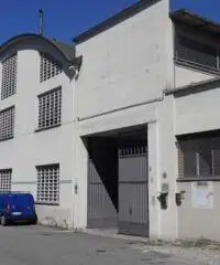 AFFITTASI AMPIO CAPANNONE GALLARATE ZONA CENTRALE