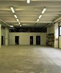 Affitto Magazzino in Via Terranova