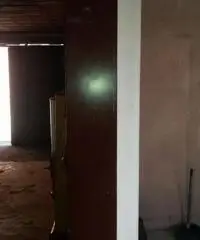 Deposito 550 mq con terreno mq 700