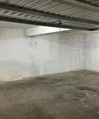 Vendita Magazzino in Via Modena