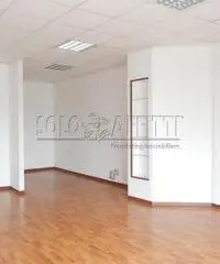 Oltre 3 vetrine in affitto a Borgia