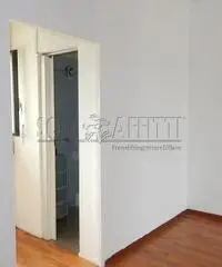 Oltre 3 vetrine in affitto a Borgia