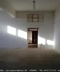 Centro città: Affitto Magazzino in Via Lepanto