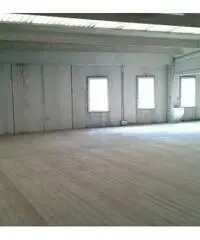 Privato affitta capannone a Valdaro