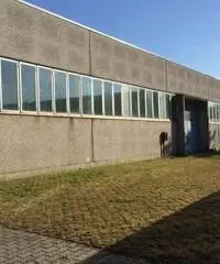 Affitto Capannone in Strada Statale 33