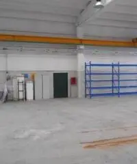 Capannone in Affitto a Robecco sul Naviglio