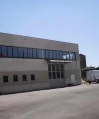 Vendita Capannone in Via Di Vittorio , 14