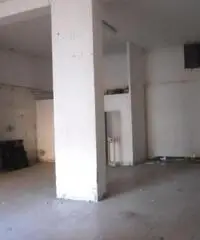 Magazzino in Affitto a Quarto