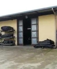 RifITI 019-21770 - Capannone Industriale in Affitto a Giugliano in Campania di 350 mq