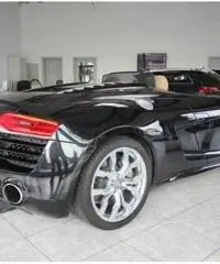 Audi R8 5.2 V10 FSI quattro CARBON CERAMICA S tronic