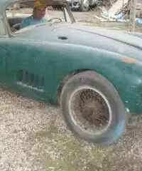 Auto d'epoca da restauro