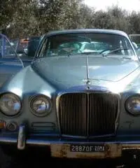 Auto d'epoca da restauro