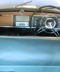 AUTO D'EPOCA ROVER 1962 SEDILI IN PELLE  CRUSCOTTO DI RADICA