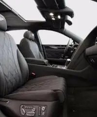 Bentley Flying Spur Bentley Flying Spur V8 Mulliner MY15 BENTLEY (Navi