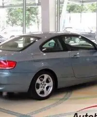 BMW 320 I COUPE' Fari allo Xeno + Climatizzatore bi-zona + Radio cd +