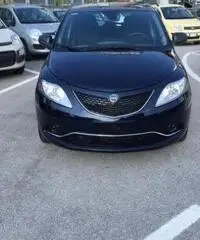 Lancia Ypsilon 1.3 MJT 95 CV 5p. S&S Silver