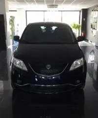Lancia Ypsilon 1.3 MJT 95 CV 5p. S&S Silver