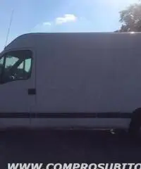 RENAULT Master 2.5 diesel rif. 7196096