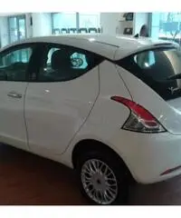 LANCIA Ypsilon 0.9 TwinAir 85 CV 5 porte Metano Ecochic Silver rif. 7088057