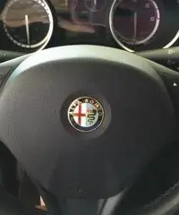 Alfa Romeo Giulietta 1.6 JTDm-2 DNA Distinctive 105 CV