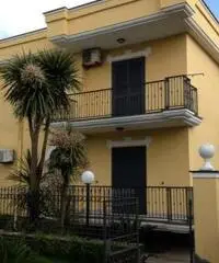 Villa di 4 locali in Affitto