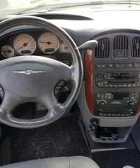 crysler voyager 2800tdi 150cv 7 posti pelle 2006