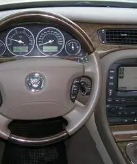 JAGUAR S-Type (X206) 2.7 diesel V6 cat Exec.