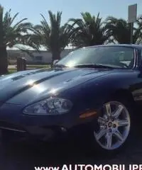 JAGUAR XK8 4.0i Coupé