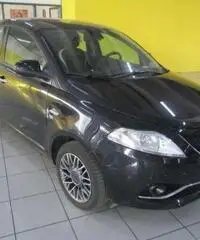 LANCIA Ypsilon 1.2 69 CV 5 porte Gold