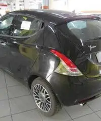 LANCIA Ypsilon 1.2 69 CV 5 porte Gold