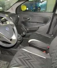 LANCIA Ypsilon 1.2 69 CV 5 porte Gold