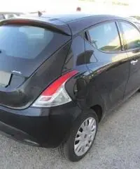 LANCIA Ypsilon 1.2 69 CV 5 porte Silver