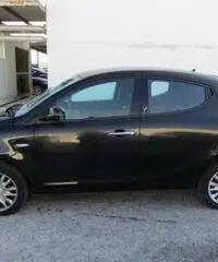 LANCIA Ypsilon 1.2 69 CV 5 porte Silver