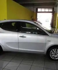 LANCIA Ypsilon 1.2 69 CV 5 porte Gold