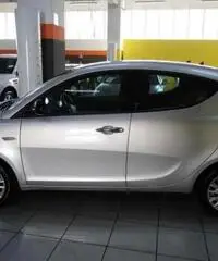 LANCIA Ypsilon 1.2 69 CV 5 porte Gold