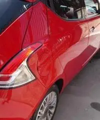 LANCIA Ypsilon 1.3 MJT 16V 95 CV 5 porte S&S Black&Red